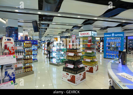 Duty free-Shops in Gatwick South Terminal. Stockfoto