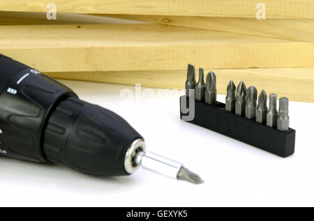 Akkuschrauber mit verschiedenen Arten von Schraube Tipps. Stockfoto