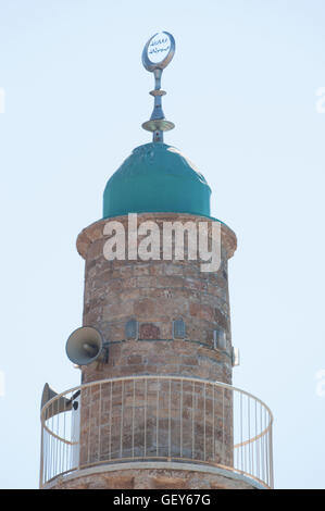 Jaffa, Israel, Naher Osten: das Minarett der Moschee Al Bahr in der Altstadt, wie das Meer Moschee, der ältesten erhaltenen Moschee in Jaffa bekannt Stockfoto
