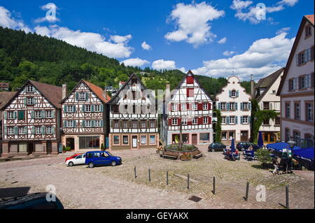 Geographie / Reisen, Deutschland, Baden-Württemberg, Schiltach, Marktplatz mit Brunnen der Stadt, Stockfoto