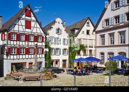 Geographie / Reisen, Deutschland, Baden-Württemberg, Schiltach, Marktplatz mit Brunnen der Stadt, Stockfoto