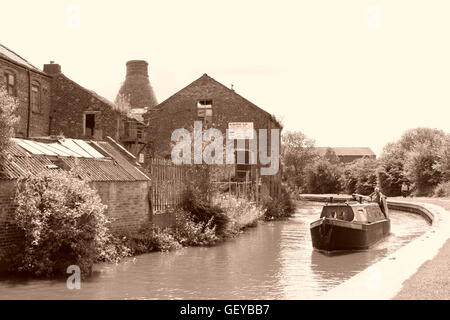 Sepia Foto von Trent und Mersey Kanal, Middleport Stockfoto