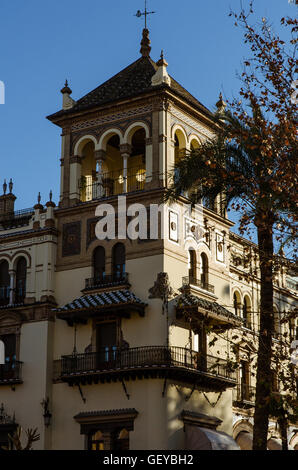 ein Detail des berühmten Hotel Alfonso XIII in Sevilla, die Hauptstadt von Andalusien, Spanien. Stockfoto