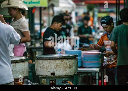 Rice Cooker, Lebensmittelmarkt Chang Phuak Tor, Nordtor Chiang Mai Thailand Stockfoto