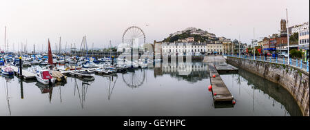 Torquay ist ein Badeort am Ärmelkanal in Devon, Südwestengland. Bekannt für Strände Stockfoto