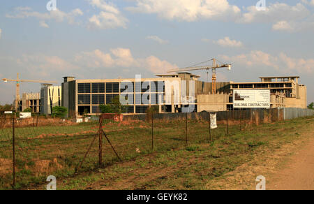 Die Villa Mall; Unvollständig wegen Konkurs, Moreleta Park, Pretoria Stockfoto