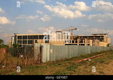 Die Villa Mall; Unvollständig wegen Konkurs, Moreleta Park, Pretoria Stockfoto