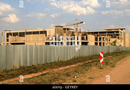 Die Villa Mall; Unvollständig wegen Konkurs, Moreleta Park, Pretoria Stockfoto