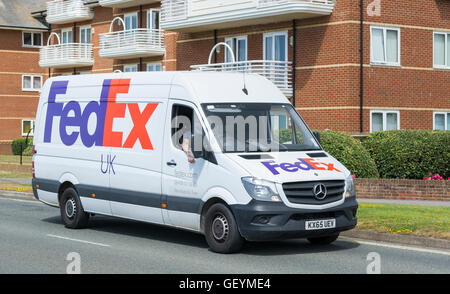 FedEx Corporation Lieferwagen im Vereinigten Königreich. Stockfoto