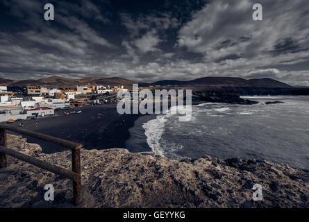 Sonnenuntergang in Ajuy - beliebte Fischerdorf an der Westküste von Fuerteventura, Parque Rural de Betancuria auf Fuerteventura, Kanarische Isla Stockfoto