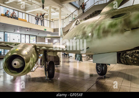 München, Deutschland - 5. Mai 2015: zweiten Weltkrieg deutsche Düsenjäger im Deutschen Museum in München. Stockfoto