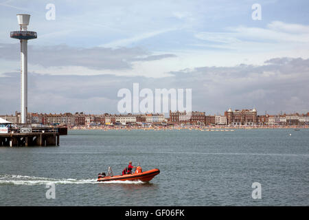 Die Esplanade, Weymouth Strandpromenade und Jurassic Skyline tower, Weymouth, Dorset UK Stockfoto