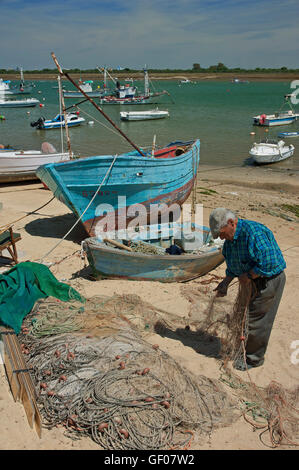 Flussmündung Strand und Boote, Punta Umbria, Huelva Provinz, Region von Andalusien, Spanien, Europa Stockfoto