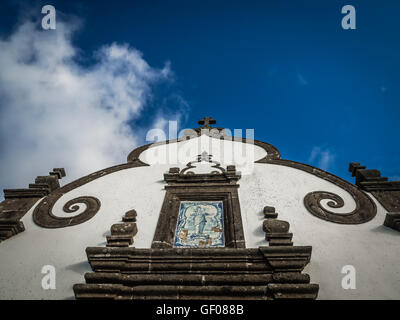 Our Lady of Peace (Nossa Senhora da Paz) Kapelle über der Stadt von Vila Franca Do Campo in Sao Miguel, Azoren, Portugal Stockfoto