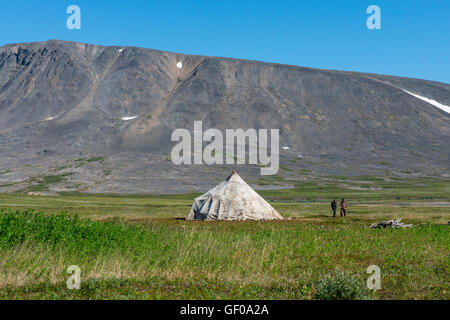 Russland, russischen Fernen Osten, Chukotka autonomes Okrug aka Tschukotka. Senyavina Straße, Proliv Senyavina. Entlegenen sibirischen Lager. Stockfoto