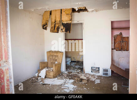 Innere des heruntergekommenen Zimmer im verlassenen Motel in Thompson in Utah Stockfoto