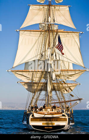 Tall Ship pilgrim Segel aus Dana Point, ca Usa. der Pilger eine Segelyacht brig war (180 Tonnen, 86,5 Meter lang) in der califor eingerückt Stockfoto