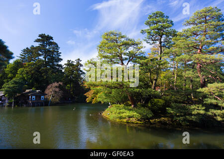 Kenrokuen Garden. Es wird zu Recht als einer der drei schönsten Landschaftsgärten Japans eingestuft. Stockfoto