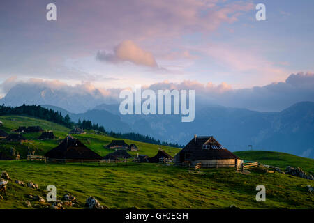 Hirten-Hütten auf Velika planina Stockfoto