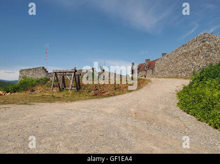 Ticonderoga, New York, USA. 24. Juli 2016. Weg Fort Ticonderoga im Vorfeld Stockfoto