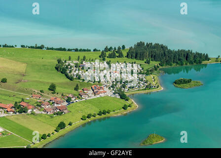 Campingplatz auf der Halbinsel am See Forggensee in der Nähe von Füssen, Füssen, Allgäu, Allgäu, Bayern, Deutschland Stockfoto