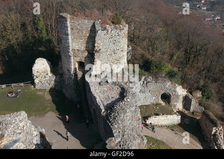 Blick von der Burg Turm von Landskron an der Grenze zwischen dem Elsass, Frankreich und Flüh, in der Nähe von Basel, Schweiz Stockfoto