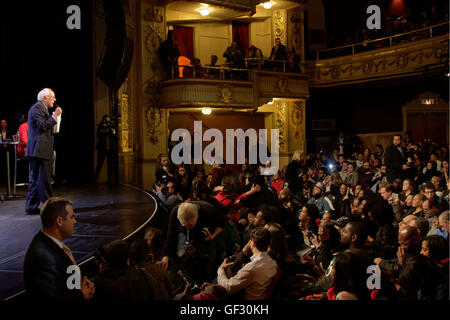 Demokratischen Präsidentschaftskandidaten Senator Bernie Sanders aus Vermont spricht während einer Kampagne-Veranstaltung im Apollo Theater in Harlem Stockfoto