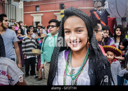 Oaxaca, Mexiko. 27. Juli 2016. Feiern auf den Straßen der "Guelaguetza in Oaxaca" 2016 Credit: Alberto Sibaja Ramírez/Alamy Live News Stockfoto