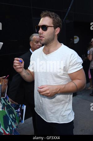 New York, NY, USA. 28. Juli 2016. Jai Courtney unterwegs für Promi-Schnappschüsse - THU, New York, NY 28. Juli 2016. Bildnachweis: Derek Sturm/Everett Collection/Alamy Live-Nachrichten Stockfoto