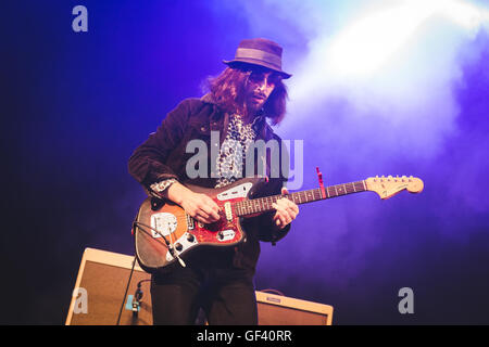 Matlock, Derbyshire, UK.  28. Juli 2016. James Skelly, Paul Duffy, Nick Power, Ian Skelly und Paul Molloy von The Coral Höchstleistungen YNOT Festival, Matlock, 2016 Credit: Myles Wright/ZUMA Draht/Alamy Live News Stockfoto