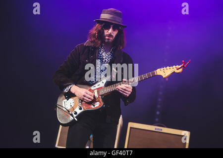 Matlock, Derbyshire, UK.  28. Juli 2016. James Skelly, Paul Duffy, Nick Power, Ian Skelly und Paul Molloy von The Coral Höchstleistungen YNOT Festival, Matlock, 2016 Credit: Myles Wright/ZUMA Draht/Alamy Live News Stockfoto