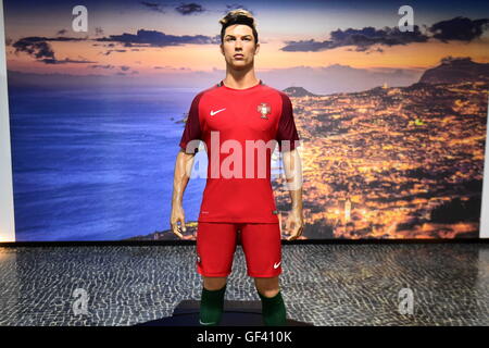 Funchal, Madeira. 23. Juli 2016. Cristiano Ronaldo eröffnet ein Luxushotel und angrenzenden Fußballmuseum in Funchal, seinem Geburtsort. Ein Ronaldo Manequin in Uniform © Action Plus Sport/Alamy Live News Stockfoto