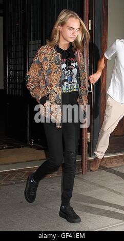 New York, USA. 28. Juli 2016. Cara Delevingne in New York, New York auf 28. Juli 2016 zu sehen. Bildnachweis: Rainmaker Foto/MediaPunch Credit: MediaPunch Inc/Alamy Live-Nachrichten Stockfoto