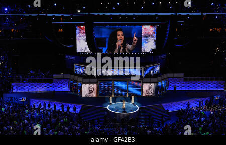 Philadelphia, USA. 28. Juli 2016. Sängerin Katy Perry führt am letzten Tag der Democratic National Convention 2016 in Philadelphia, Pennsylvania, USA, 28. Juli 2016. Bildnachweis: Bao Dandan/Xinhua/Alamy Live-Nachrichten Stockfoto