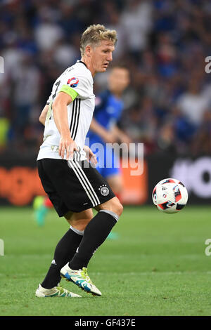 Marseille, Frankreich. 7. Juli 2016. Deutschlands Bastian Schweinsteiger in Aktion während der UEFA EURO 2016 Semi final Fußball-match zwischen Deutschland und Frankreich im Stade Velodrome in Marseille, Frankreich, 7. Juli 2016. Foto: Federico Gambarini/Dpa/Alamy Live News Stockfoto