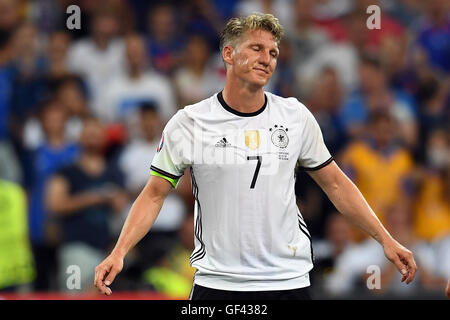 Marseille, Frankreich. 7. Juli 2016. Bastian Schweinsteiger Deutschlands reagiert während der UEFA EURO 2016 Semi final Fußballspiel zwischen Deutschland und Frankreich im Stade Velodrome in Marseille, Frankreich, 7. Juli 2016. Foto: Federico Gambarini/Dpa/Alamy Live News Stockfoto