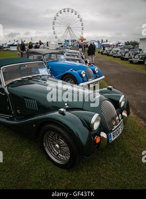 Silverstone, Northamptonshire, UK. 29. Juli 2016. Silverstone Classic 2016 in Silverstone in Northamptonshire. Morgan Besitzer Clubcar Anzeige bei der Silverstone Classic Credit: Steven Reh/Alamy Live News Stockfoto