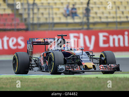 Hockenheim, Deutschland. 29. Juli 2016. Australischen Formel 1-Fahrer Daniel Ricciardo von Red Bull Racing in Aktion während des ersten freien Trainings auf dem Hockenheimring in Hockenheim, Deutschland, 29. Juli 2016. Den deutschen Grand Prix findet am 31.07.2016. Foto: WOLFRAM KASTL/DPA/Alamy Live-Nachrichten Stockfoto