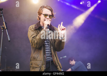 Matlock, UK. 29. Juli 2016. Rowan Bastable, Nathan Hill, Ryan Hill, Andy Hurst und Tom Wells der Indie-pop-Band, "Kassassin Straße" Höchstleistungen YNOT Festival, Matlock, UK, 2016 Credit: Myles Wright/ZUMA Draht/Alamy Live News Stockfoto