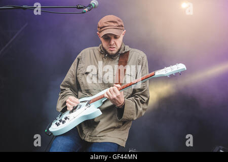 Matlock, UK. 29. Juli 2016. Rowan Bastable, Nathan Hill, Ryan Hill, Andy Hurst und Tom Wells der Indie-pop-Band, "Kassassin Straße" Höchstleistungen YNOT Festival, Matlock, UK, 2016 Credit: Myles Wright/ZUMA Draht/Alamy Live News Stockfoto