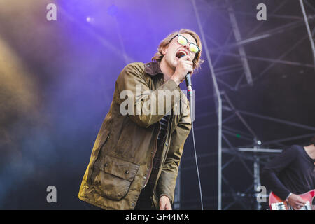 Matlock, UK. 29. Juli 2016. Rowan Bastable, Nathan Hill, Ryan Hill, Andy Hurst und Tom Wells der Indie-pop-Band, "Kassassin Straße" Höchstleistungen YNOT Festival, Matlock, UK, 2016 Credit: Myles Wright/ZUMA Draht/Alamy Live News Stockfoto