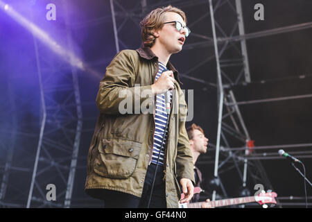 Matlock, UK. 29. Juli 2016. Rowan Bastable, Nathan Hill, Ryan Hill, Andy Hurst und Tom Wells der Indie-pop-Band, "Kassassin Straße" Höchstleistungen YNOT Festival, Matlock, UK, 2016 Credit: Myles Wright/ZUMA Draht/Alamy Live News Stockfoto