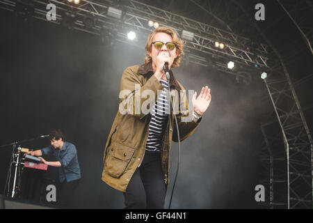 Matlock, UK. 29. Juli 2016. Rowan Bastable, Nathan Hill, Ryan Hill, Andy Hurst und Tom Wells der Indie-pop-Band, "Kassassin Straße" Höchstleistungen YNOT Festival, Matlock, UK, 2016 Credit: Myles Wright/ZUMA Draht/Alamy Live News Stockfoto