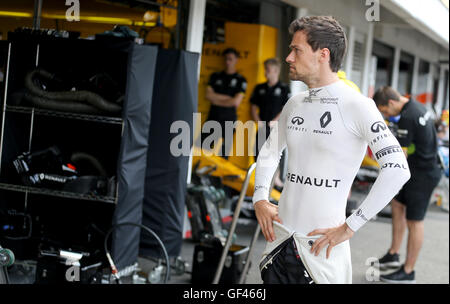 Hockenheim, Deutschland. 29. Juli 2016. Britische Formel 1-Fahrer Jolyon Palmer von Renault Sport F1-Team vor dem zweiten freien Training auf dem Hockenheimring in Hockenheim, Deutschland, 29. Juli 2016. Den deutschen Grand Prix findet am 31.07.2016. Foto: JAN WOITAS/Dpa/Alamy Live News Stockfoto