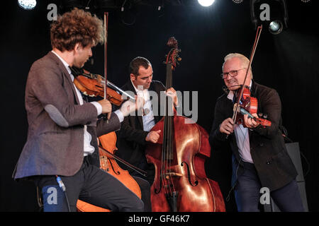 Malmesbury, Großbritannien. 29. Juli 2016. Volosi spielt 2016 WOMAD Charlton Park, Malmesbury auf 29.07.2016. Im Bild: Volosi. Bildnachweis: Julie Edwards/Alamy Live-Nachrichten Stockfoto