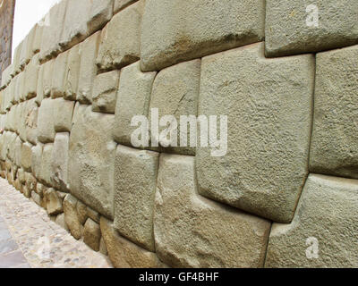 Die berühmten Stein Wand Gasse in Cuzco Stockfoto
