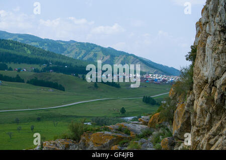 Haus-Landschaft unter Altai Berge oben Blick, Berg, Altai, Zuhause, die Straße, Berge, eine Landschaft, einen Blick Stockfoto