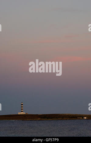 Illa de l'aire und Leuchtturm in Menorca, Balearen, Spanien. Stockfoto