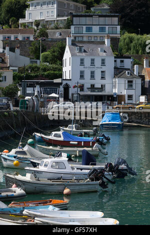 Die Pictursque Ansicht des St.Aubins Hafens bei Flut, Jersey, Kanalinseln Stockfoto