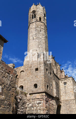 Turm der Kapelle Santa Agata in Barcelona, Katalonien, Spanien. Stockfoto